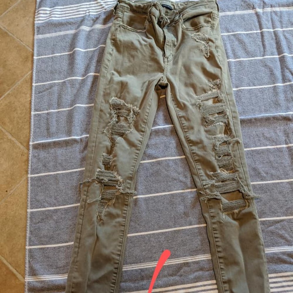 AE distressed skinny